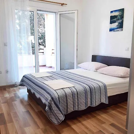 Kalale Deluxe -