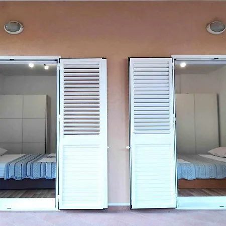 Kalale Deluxe -